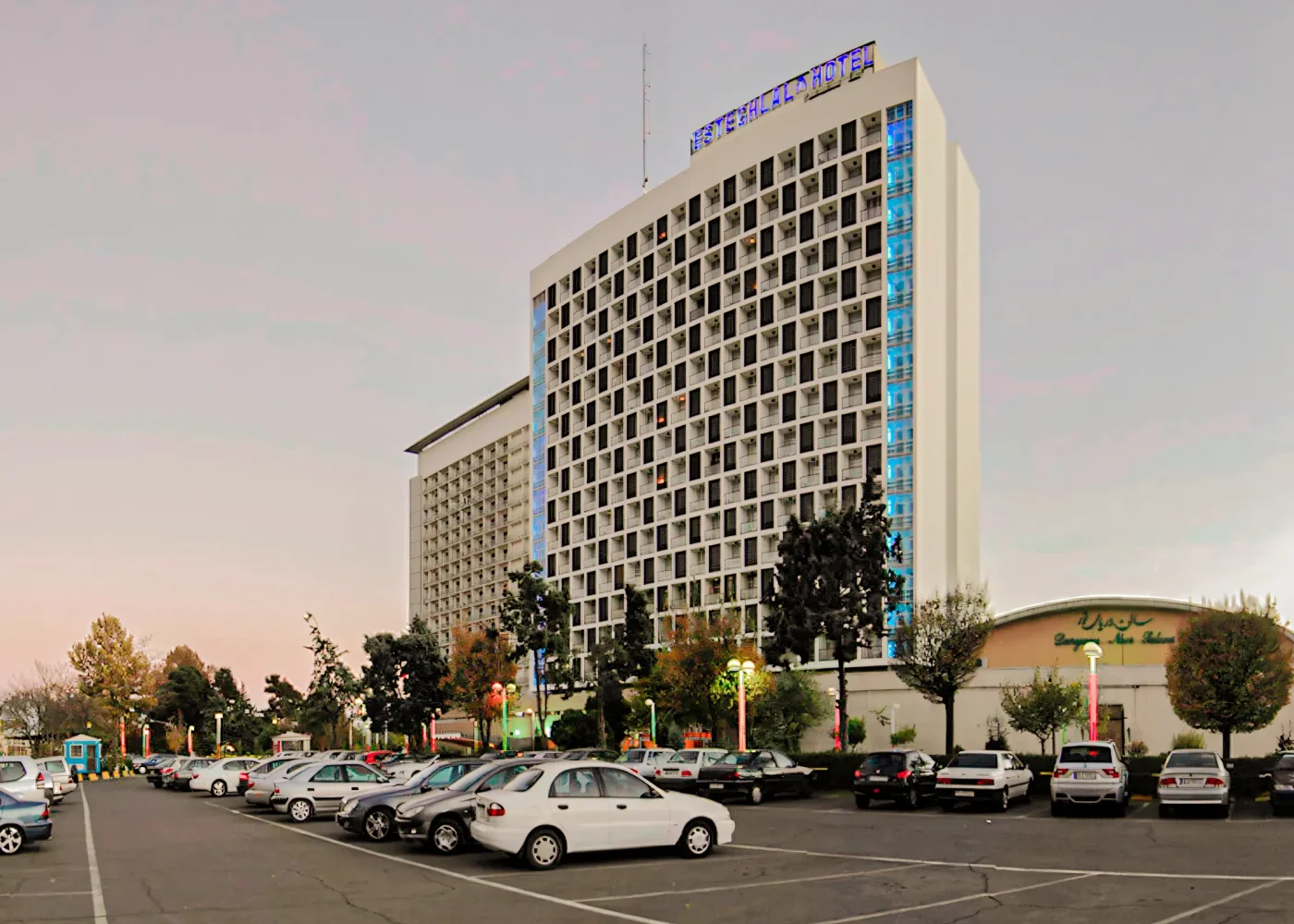 hotel-esteghlal-03